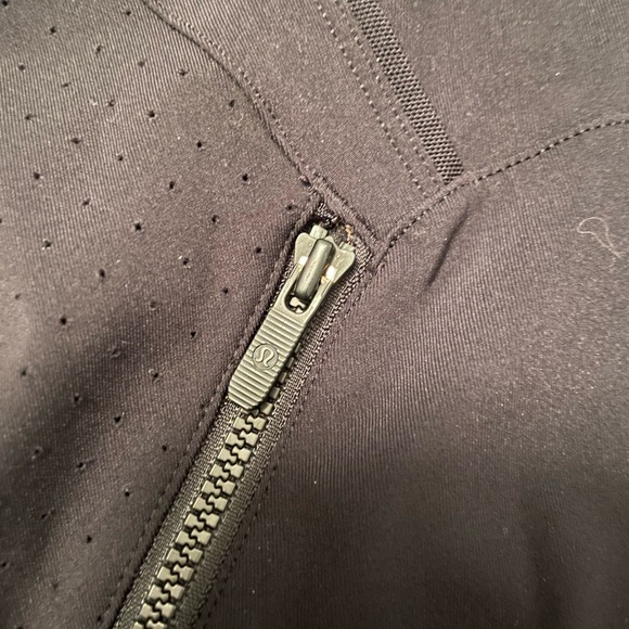 Lululemon Sleek Essentials Jacket - Picture 4 of 6